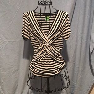 🍭Black and White Tee